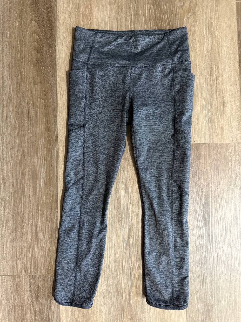 Athleta Heathered Gray Crop Athletic Leggings with Side Pockets small